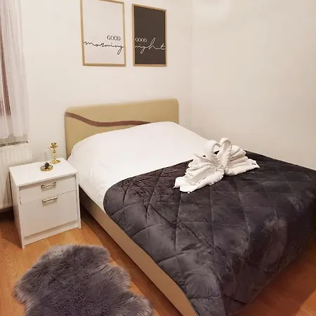 Center アパート *