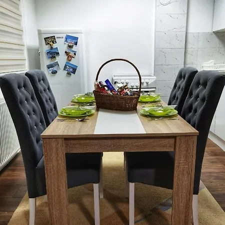 Center アパート *